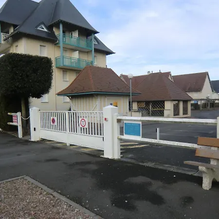 Apartment 2 Pieces 150 De La Mer, Calme,ensoleille Avec Parking Et Wifi Cabourg